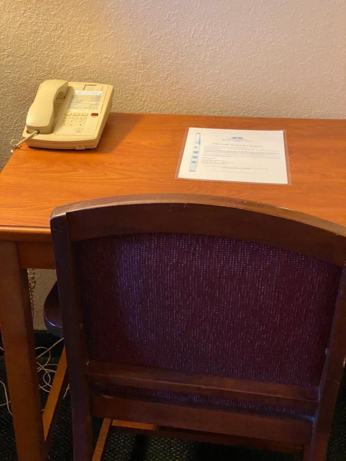 Americas Best Value Inn 萨莱纳 外观 照片