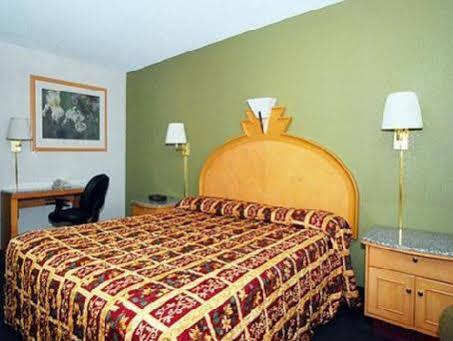 Americas Best Value Inn 萨莱纳 外观 照片
