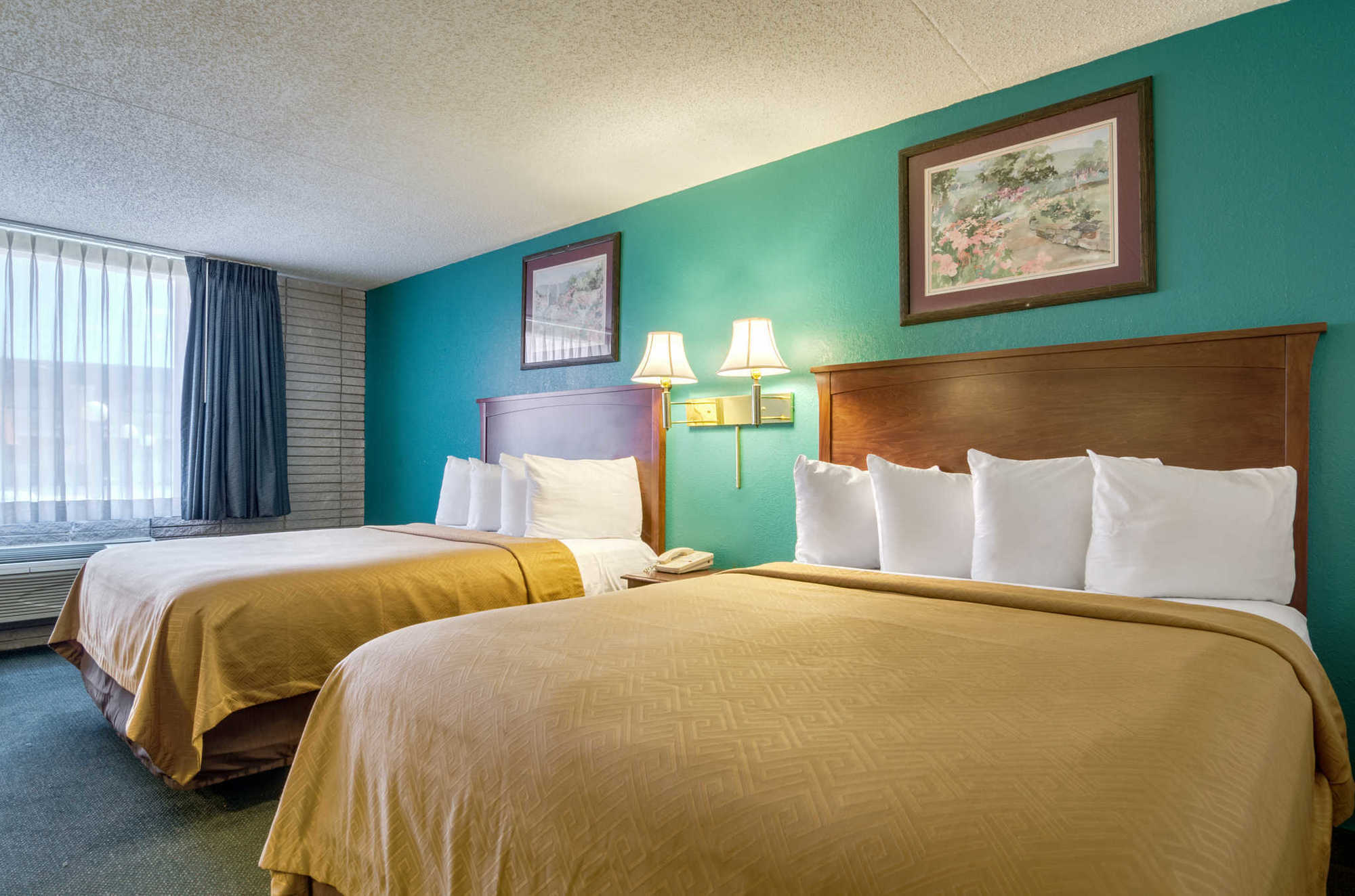 Americas Best Value Inn 萨莱纳 客房 照片