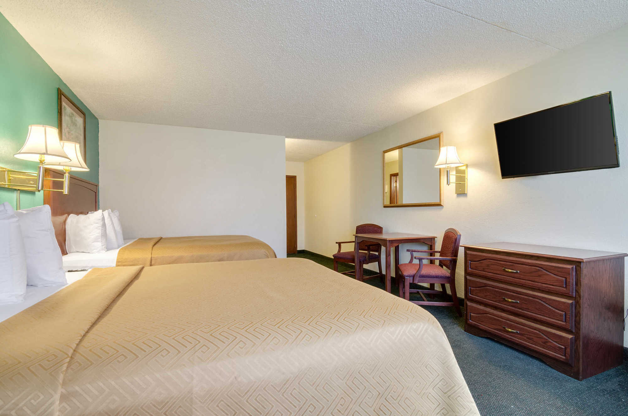 Americas Best Value Inn 萨莱纳 客房 照片