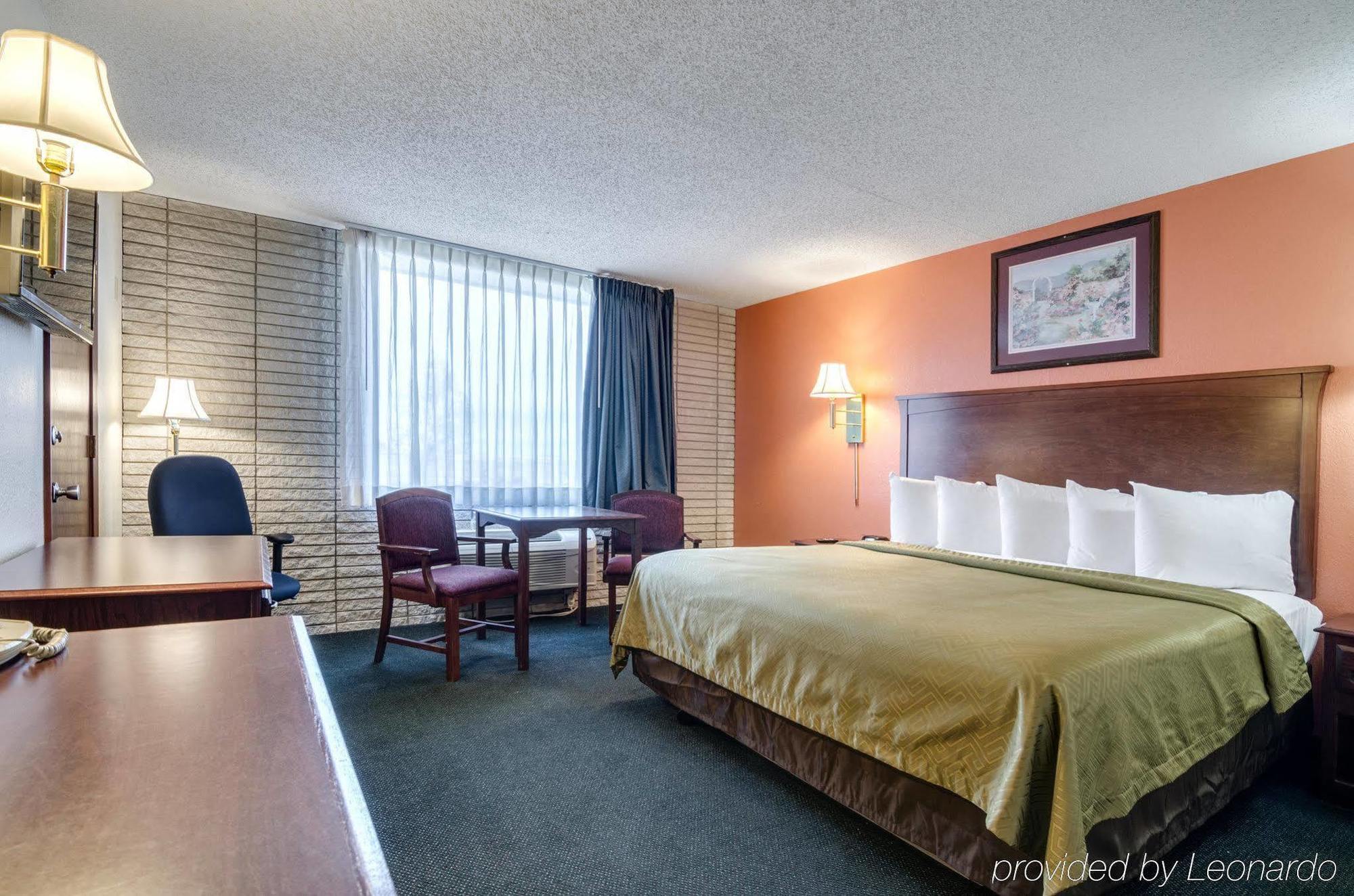 Americas Best Value Inn 萨莱纳 外观 照片
