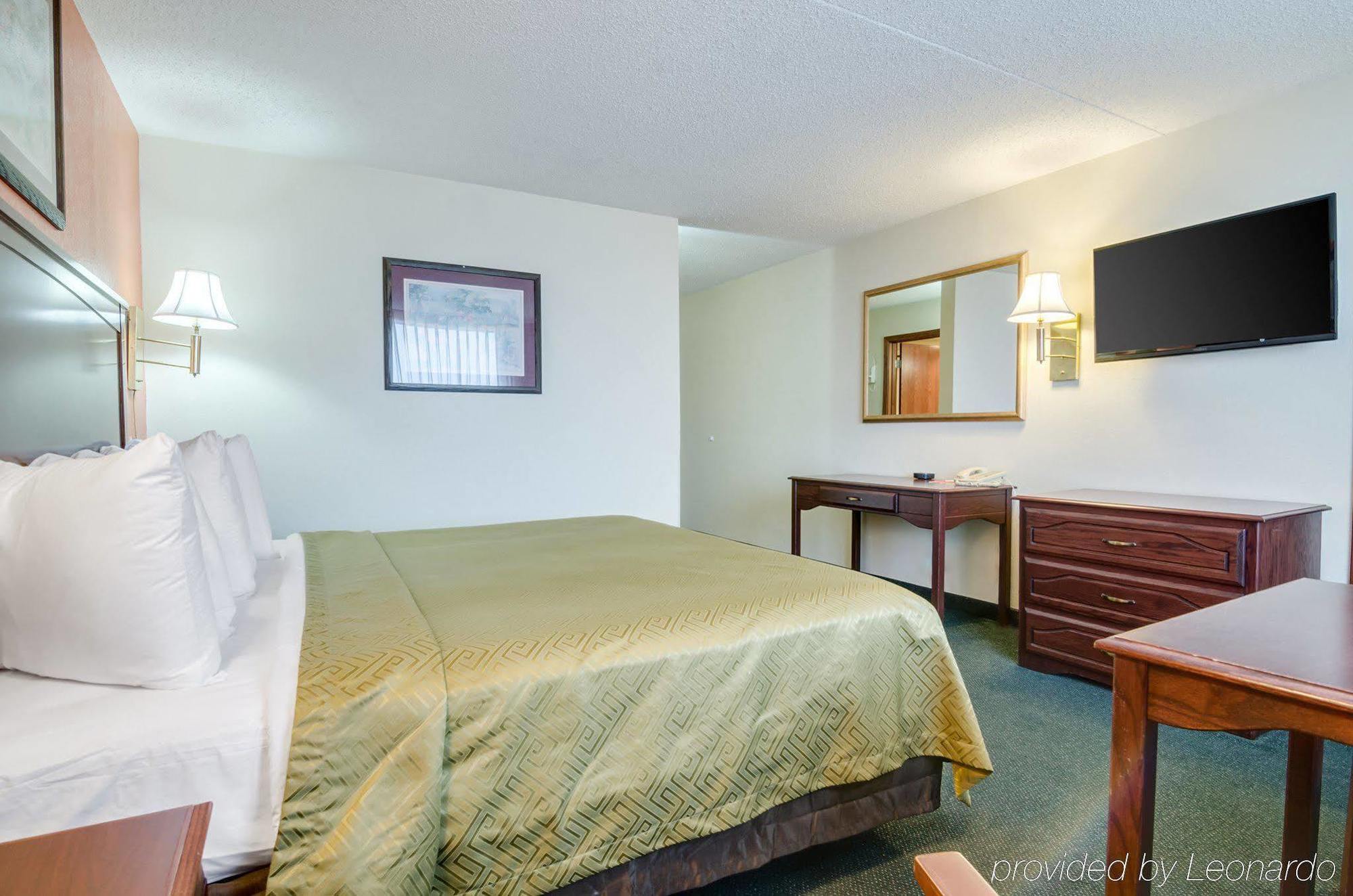 Americas Best Value Inn 萨莱纳 外观 照片