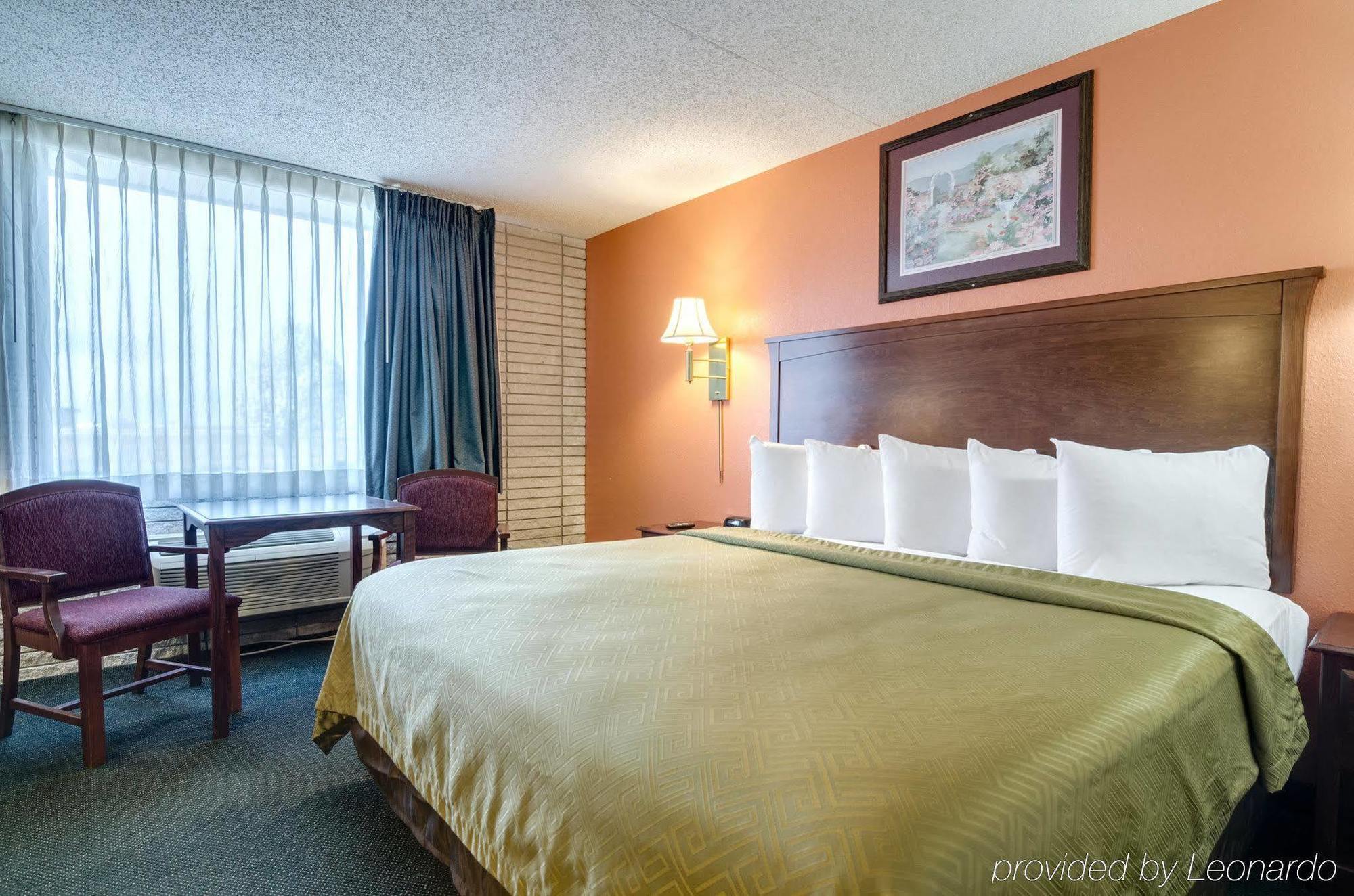 Americas Best Value Inn 萨莱纳 外观 照片